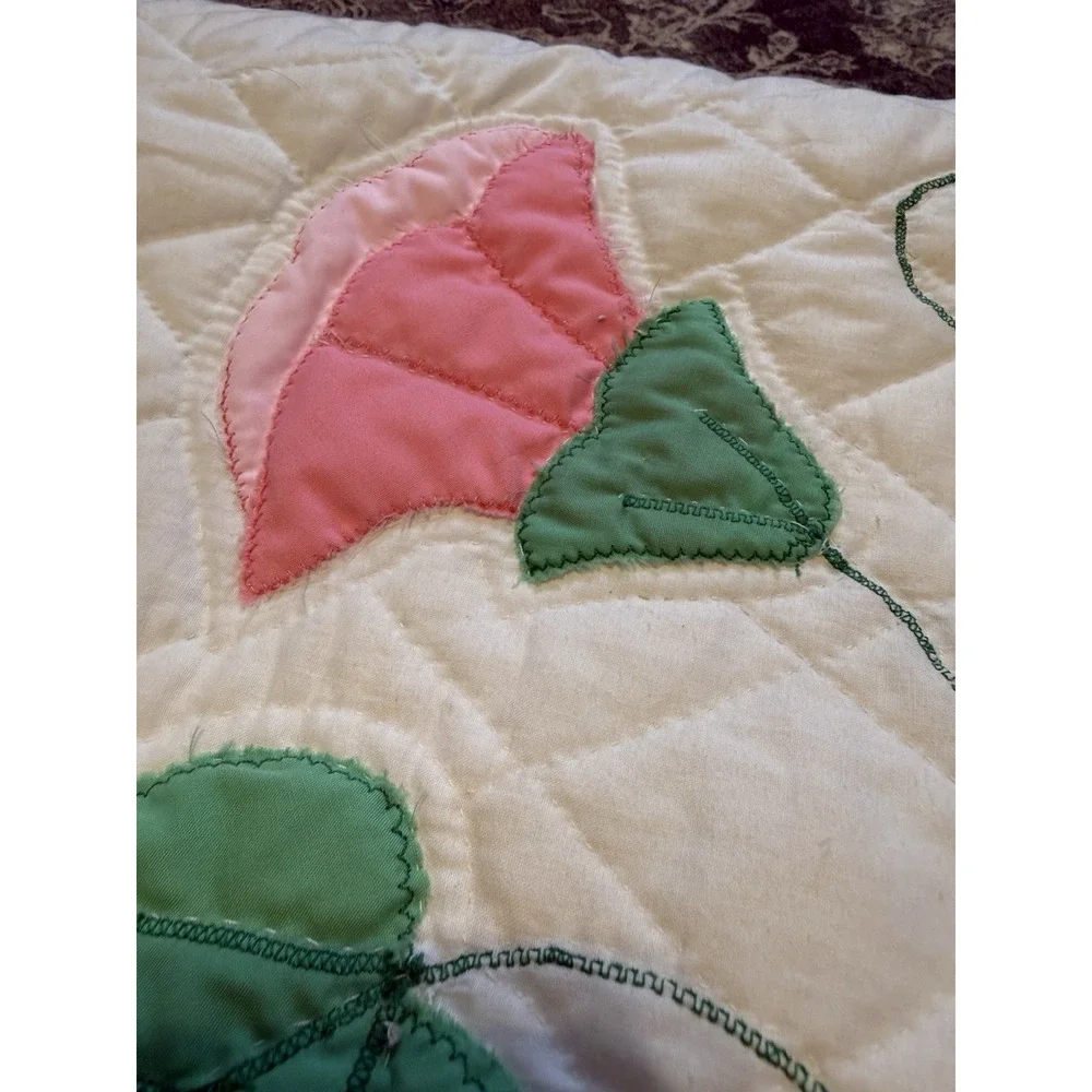 VTG‎ Pair of Hand Appliqued/Embroidered Floral Standard Pillow Shams